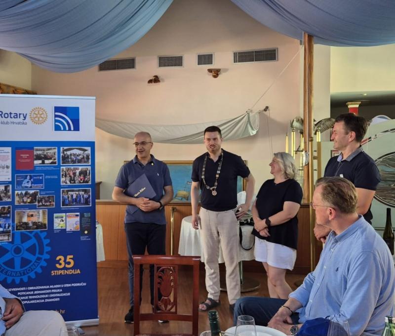 526956622 1068901615353115 5872891455510855862 n